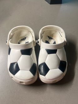 CROCKS soccer size 10 little kids