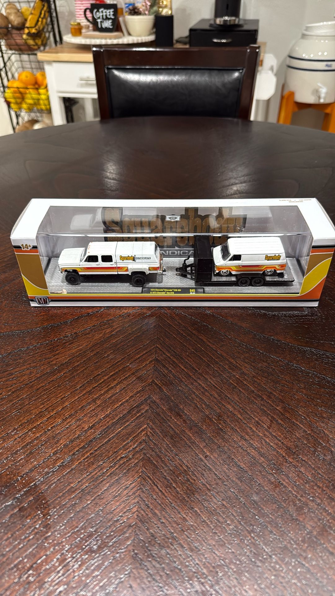 M2 Machines Squarebody Syndicate 1974 Chevy Silverado C30 1973 Van G10