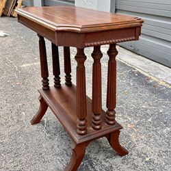 Antique Wood End Table/Entry Table/Side Table