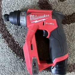Milwaukee Drill Driver Kit Cordless 