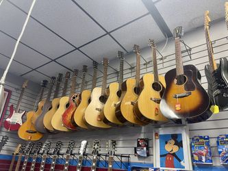 Acoustic Guitars Taylor, Fender, Yamaha, Takamine 