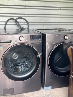 LG ThinQ Washer Drier Set