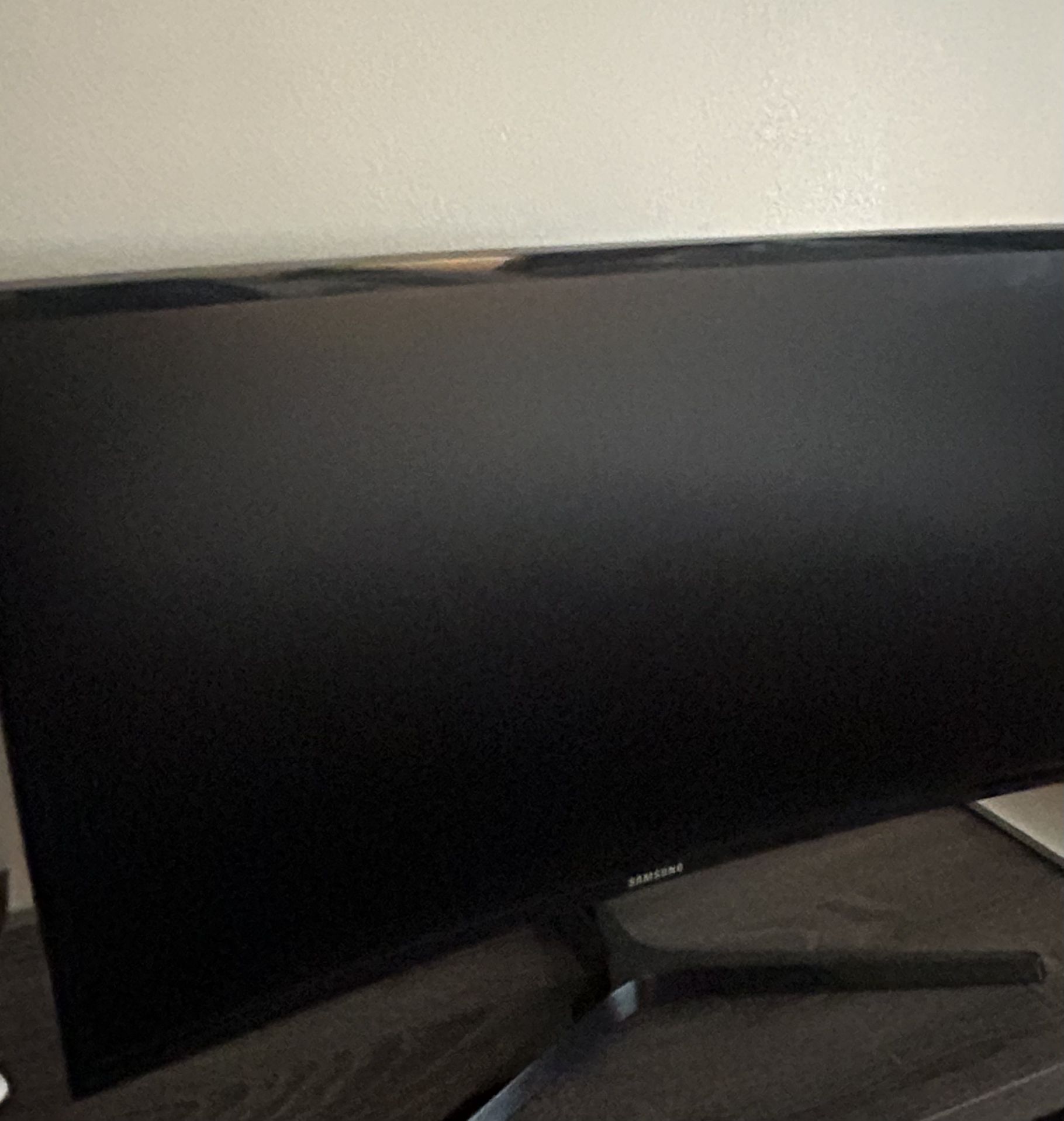 LED Samsung de 24 pulgadas, model CF396
