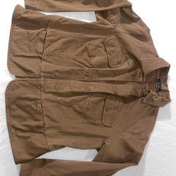This is a Liverpool Los Angeles Soft Touch Twill Peplum Hem Trucker Jacket in Desert Camel. 