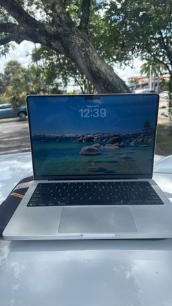 MacBook Pro M5