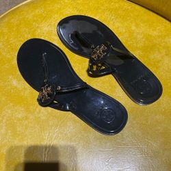 Black Jelly Thong Sandals with Gold Logo Detail – Size 8