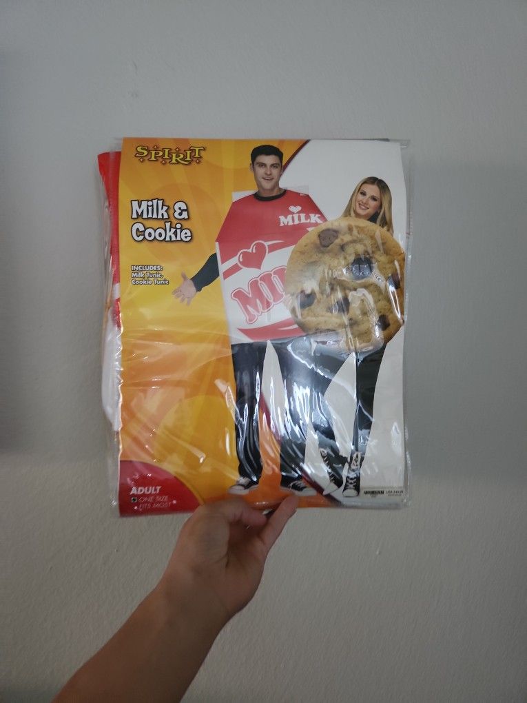 Spirit Halloween Costume (Couples)