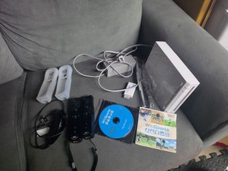 Nintendo Wii Console can play burned games with Two MotionPlus Controllers and Cables