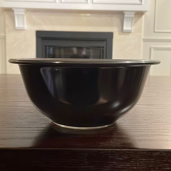 Modern Black Pyrex Bowl 322 3” Tall 7” Diameter in Excellent Used Condition w …