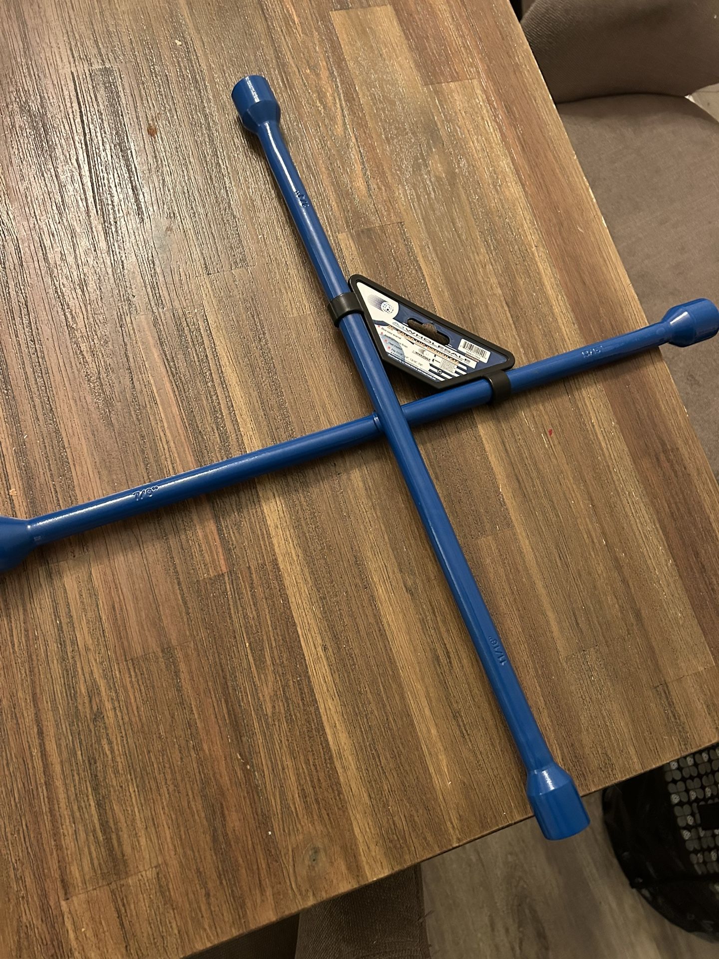 New 20” SAE 4-Way Lug Nut Wrench