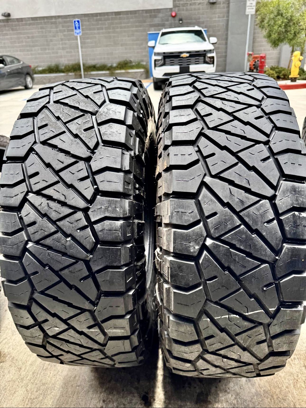 LT37X12.50R17 NITTO RIDGE GRAPPLER