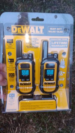 DEWALT HEAVY DUTY WALKIE TALKIE