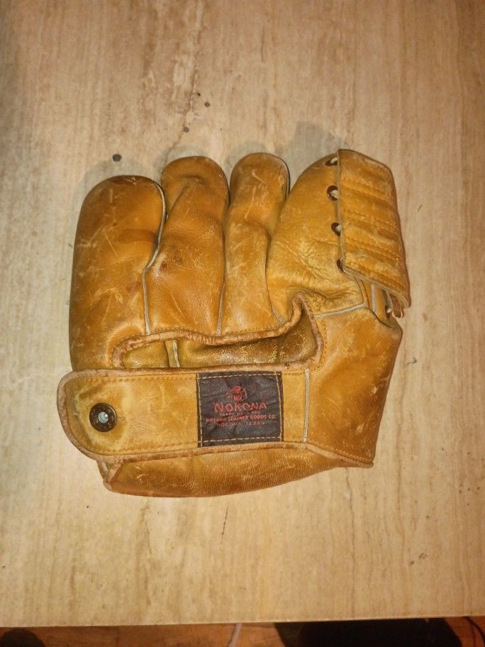 Nokona Leather Glove 