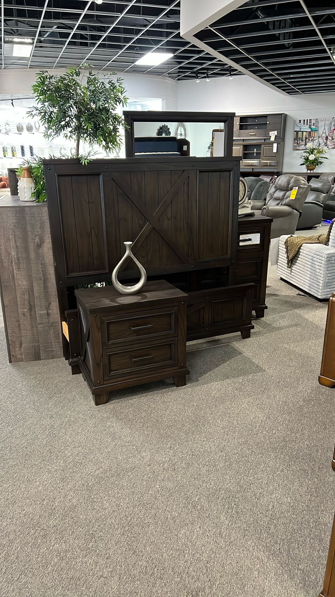 6pc Queen Bedroom Set. Take Home Today!