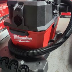 Milwaukee M18 FUEL 0920-20 9 gal
Cordless Wet/Dry Vacuum Tool Only
18 V 4.25 HP New