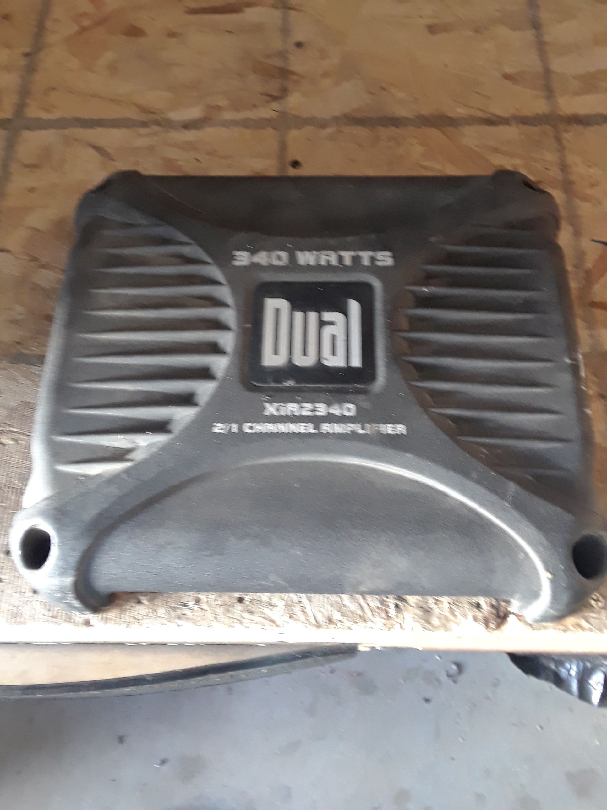 Dual 340 watt car amplifier