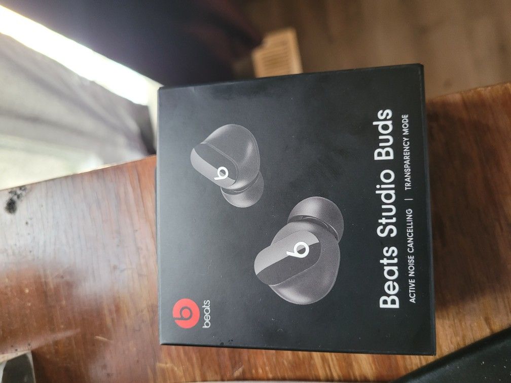 Beats Studio Buds