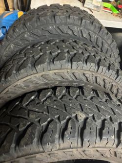 (3) Yokohama m/t 285/75/r18