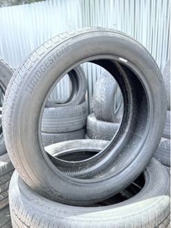 Bridgestone 275/50R22 tire