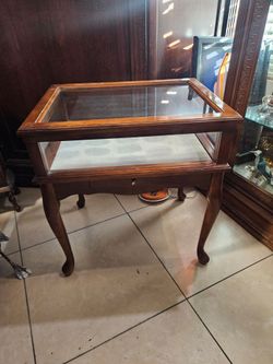 Vintage Table Display Curio