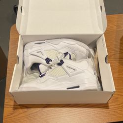 Jordan 4 Metallic Purple 