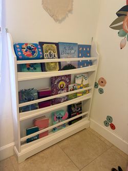Pottery Barn Kids Book Display Shelf – White