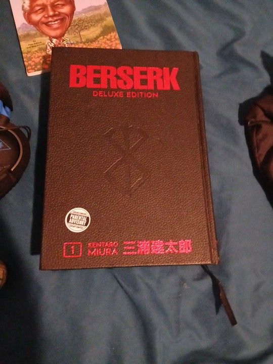 BERSERK DELUXE EDITION