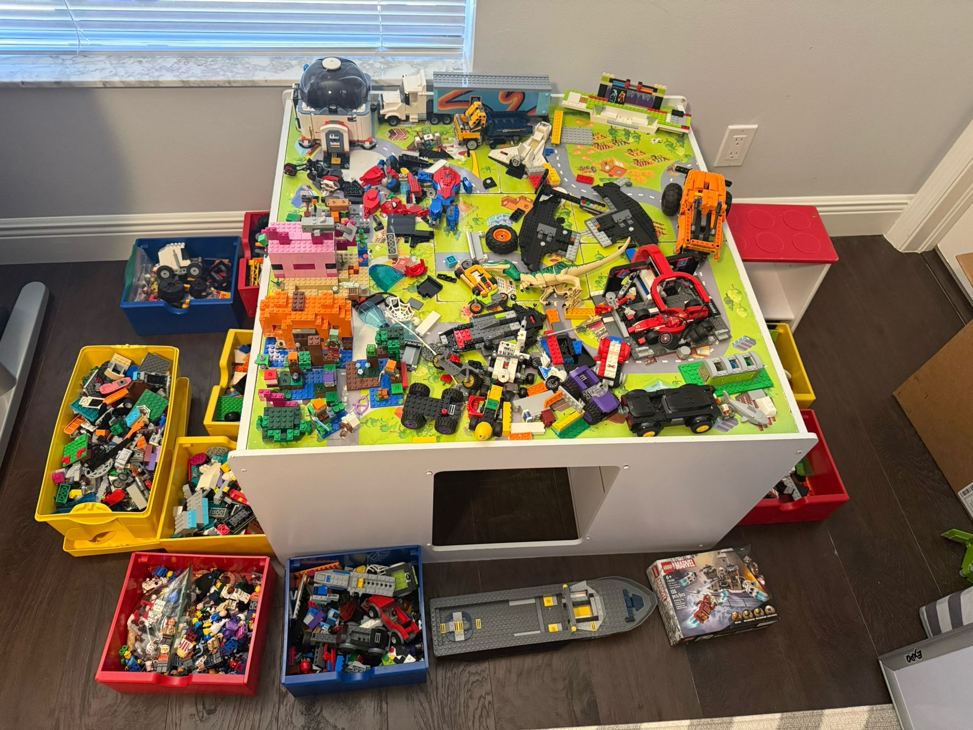 Lot of Lego - Many sets including Star Wars, Minecraft, DC, Marvel, Ninjago, Classic Kits, Duplo