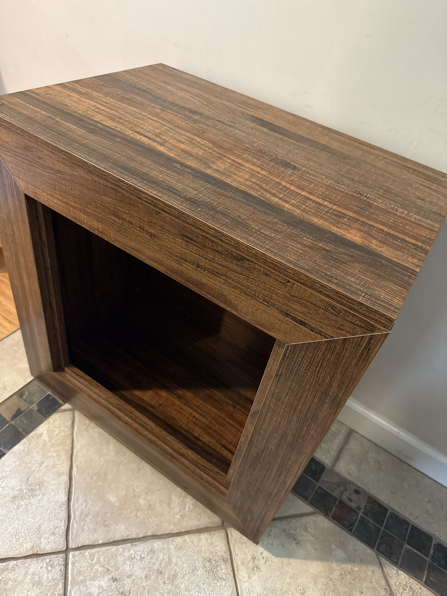 Press-wood End Table 