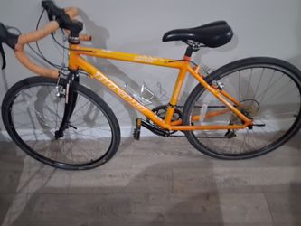 Novara pulse racing bike
