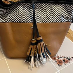 Women's handbag by ALDO. Made of faux leather. In perfect condition.