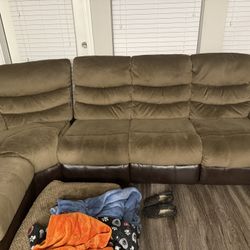 Sectional Sofa (Reclining) 