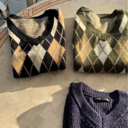 4  Men’s Sz Lg Vest 