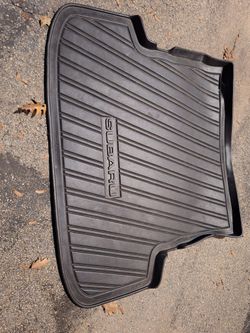SUBARU CARGO TRAY.