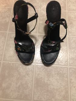 Lady’s shoes size 9 brand Gucci