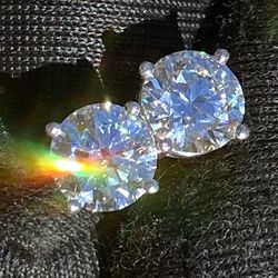 14K White Gold VS1 2.00 Carat Lab Diamond Stud Earrings