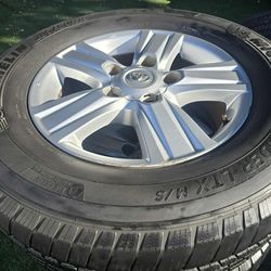 4 TOYOTA TUNDRA RIMS&TIRES $500