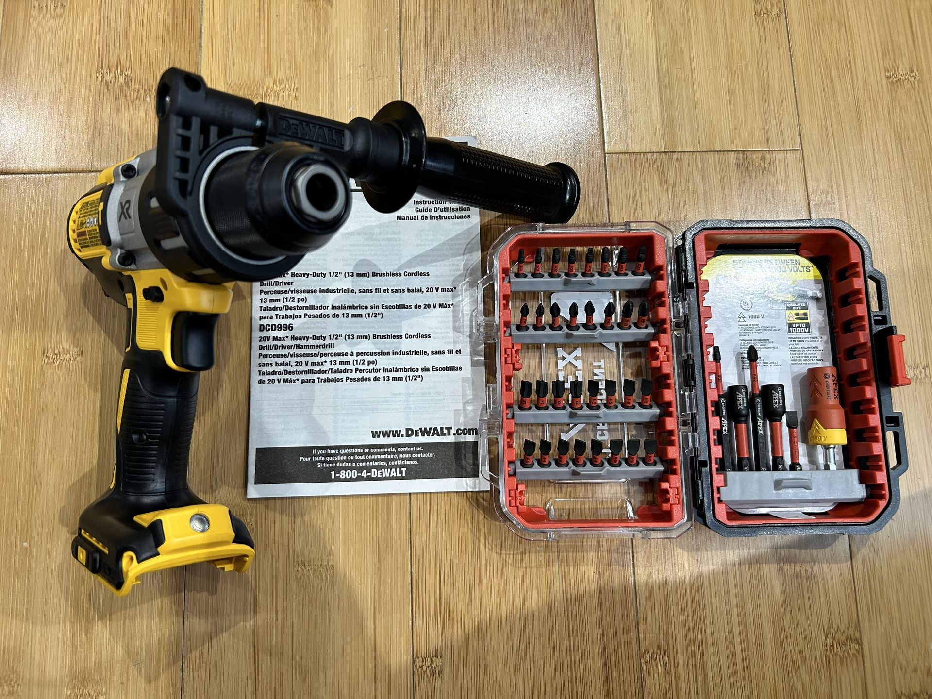 Brand new Dewalt XR Hammerdrill 1/2 W/3speed Brushles motor  W/38 pcs impact bit set  20Vmax Corales