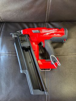 Milwaukee M18 FUEL 21 Degree Framing Nailer  (Tool Only)