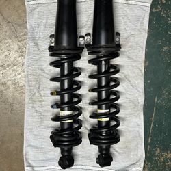 Lexus IS rear struts (suspension)
