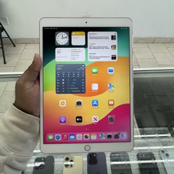 Apple iPad Pro 10.5” (64GB, Wi-Fi) 1st generation 