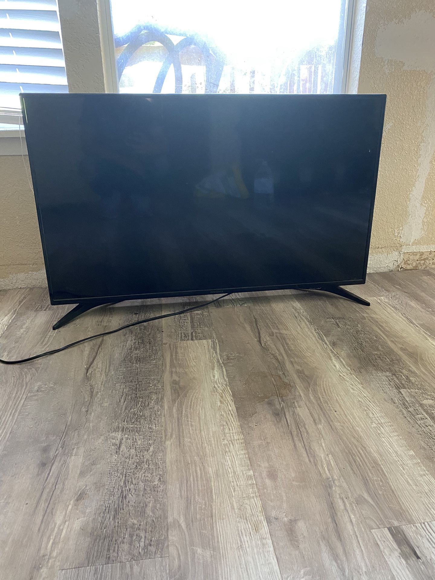 Insignia NS-43D420NA20 - 43" Diagonal Class LED-backlit LCD TV - 1080p 1920 x 1080 - black