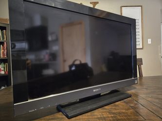 32" Sony Bravia TV