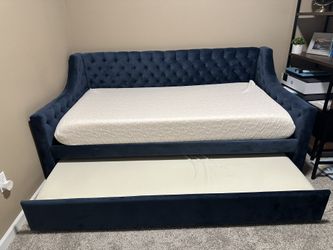 Monarch Hill Ambrosia Upholstered Twin Daybed with Trundle