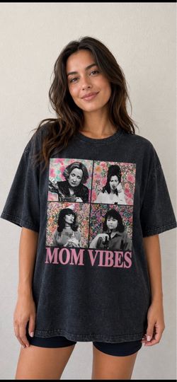 Oversized Women’s Graphic Shirt