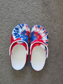 Crocs Red White and Blue Tie Dye Men's Size 5 Women's Size 7 NEW