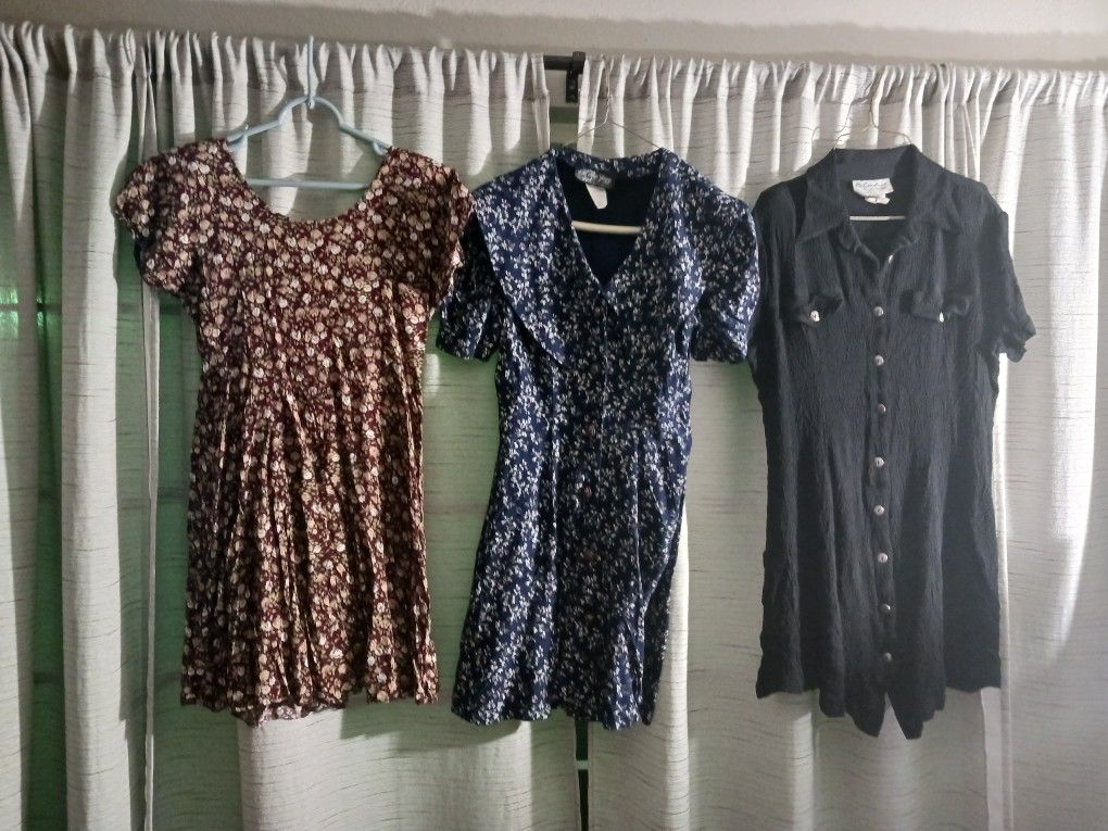 Women’s Dresses Sizes Reg $80 OBO 