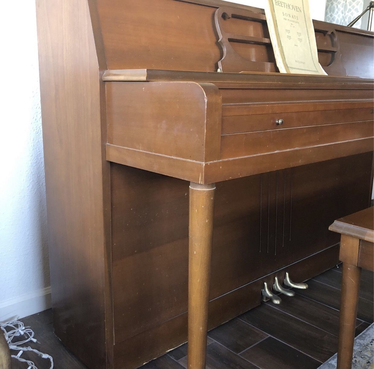 Grinnell Bros. Console Upright Piano