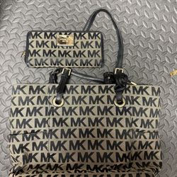 Authentic Michael Kors Tote With Wallet