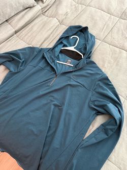 Oakley Pullover